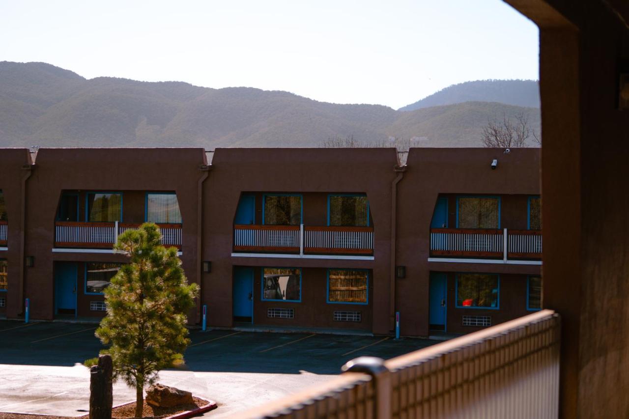 Taos Valley Lodge Екстериор снимка